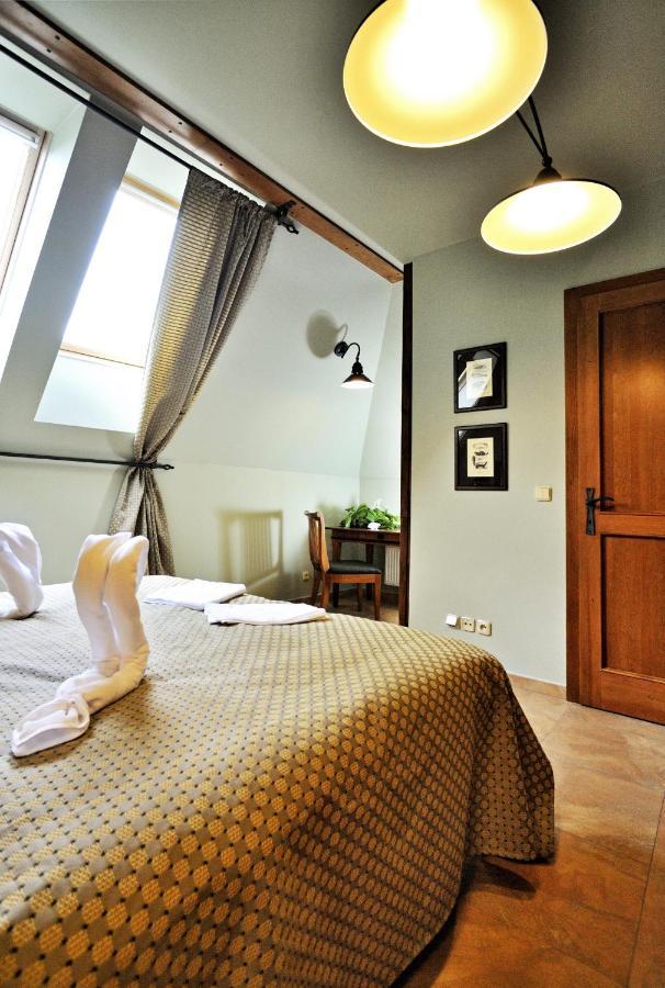 Hotel Kristin Hradek Дечин Екстер'єр фото