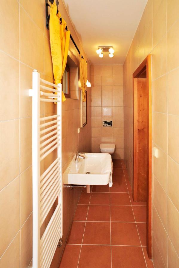 Hotel Kristin Hradek Дечин Екстер'єр фото